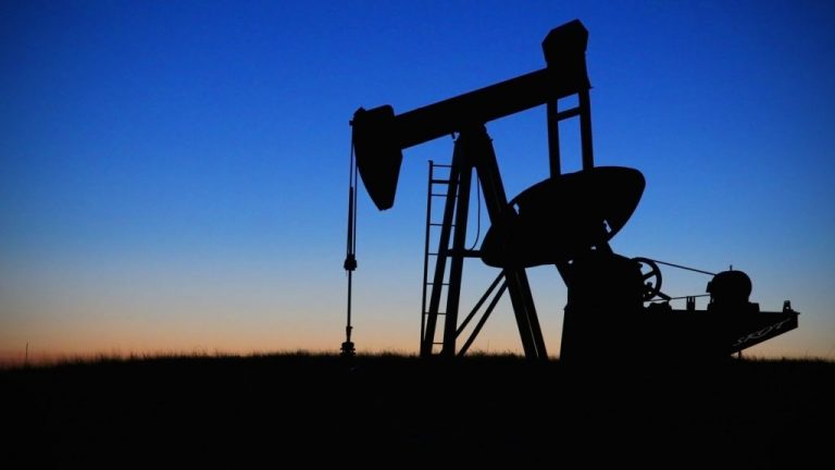 Oil Prices Inch Lower After API Reports Strong Crude Draw